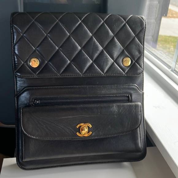 VERY RARE Vintage Chanel Crossbody - Picture 3 of 15